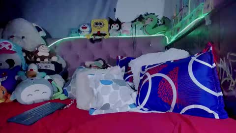 vivi independent model  online show from 03.22.26