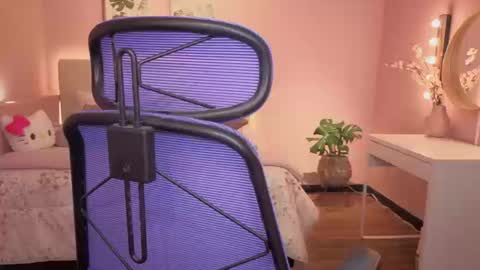 Kimberly 1200-1900 GMT-5 online show from 09.24.25