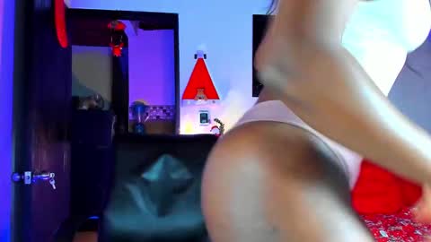 Kimberly Banks online show from 12.29.24