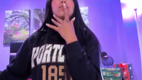 Kimberly Villalobos online show from 12.19.25