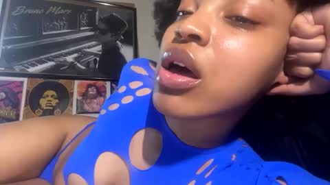 Kimi online show from 02.11.25