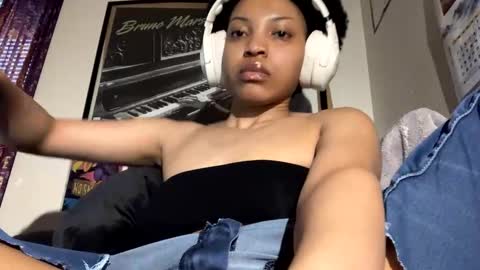 Kimi online show from 02.20.25