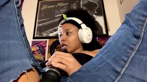 Kimi online show from 02.20.25