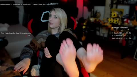 Snapshot of kimilee22 chatting on 09.24.25 Wolfs Girl online show from 09.24.25