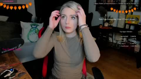 Snapshot of kimilee22 chatting on 10.16.25 Wolfs Girl online show from 10.16.25