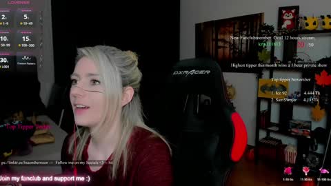 Snapshot of kimilee22 chatting on 11.26.25 Wolfs Girl online show from 11.26.25