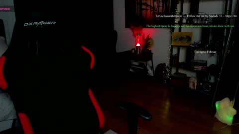 Snapshot of kimilee22 chatting on 02.01.26 Wolfs Girl online show from 02.01.26