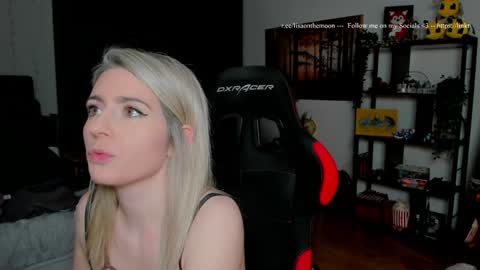 Snapshot of kimilee22 chatting on 02.25.26 Wolfs Girl online show from 02.25.26