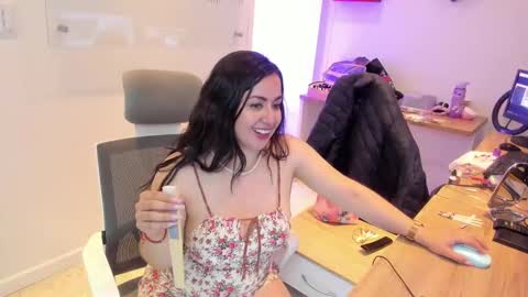 Camila online show from 01.05.26