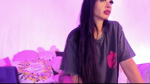 Snapshot of kimkardassiann chatting on 10.02.25 Natalie online show from 10.02.25