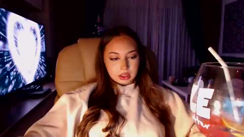 Kim Lee  online show from 12.24.24