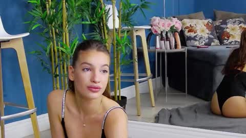 Snapshot of kimmdaviss chatting on 10.25.25 kimmdaviss online show from 10.25.25