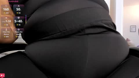 Snapshot of kimmie_kaboom_ chatting on 11.26.25 Karla online show from 11.26.25