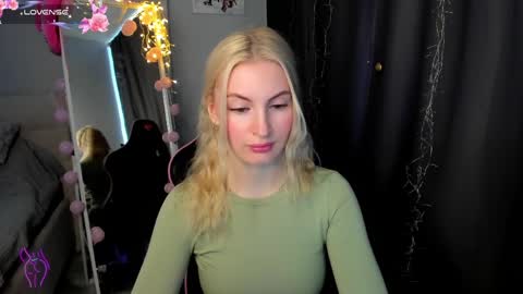 kimmy1_powell online show from 04.07.26