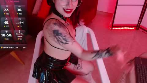 Snapshot of kimmy_red chatting on 10.16.25 KIMMY online show from 10.16.25