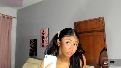 Snapshot of kimtayloor chatting on 09.12.25 Kim online show from 09.12.25