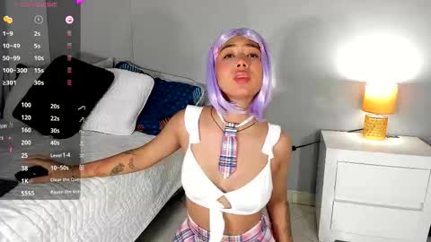 Snapshot of kimtayloor chatting on 10.07.25 Kim online show from 10.07.25