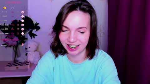 Hazel online show from 04.04.26