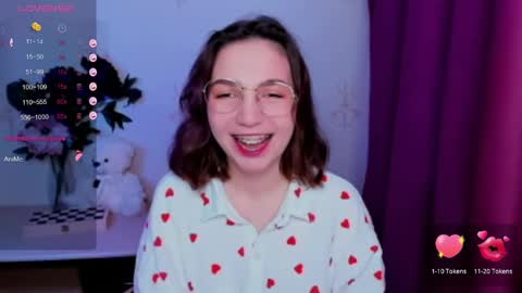 Hazel online show from 04.19.26