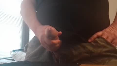 Snapshot of kindofabear chatting on 02.22.26 Kindofabear online show from 02.22.26