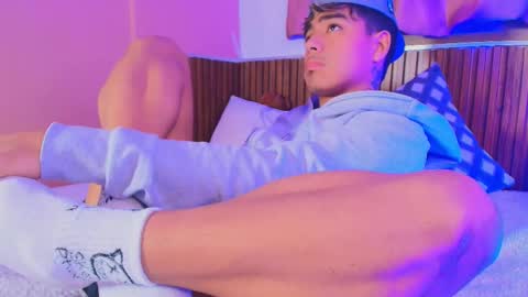 king  help me reach 100 likes online show from 10.02.25