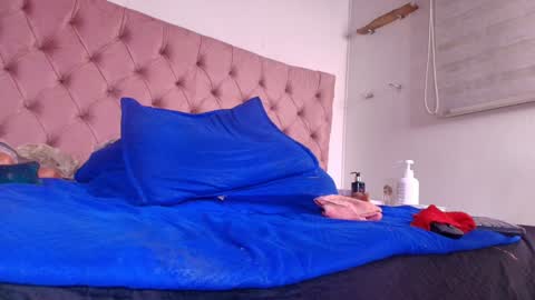 Snapshot of king_bella_ chatting on 01.23.25 Bella online show from 01.23.25