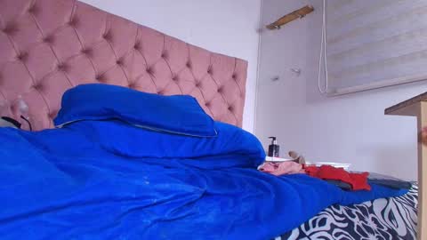 Snapshot of king_bella_ chatting on 01.25.25 Bella online show from 01.25.25