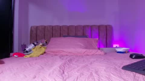 Bella online show from 11.29.25