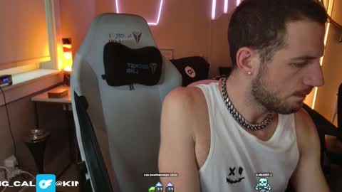 Snapshot of king_cal_ chatting on 12.08.24 king_cal_ online show from 12.08.24