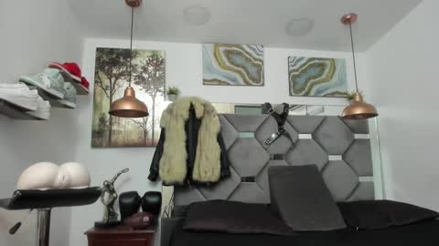 HOT MEN BLACK online show from 01.23.25