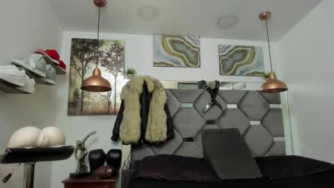 HOT MEN BLACK online show from 01.25.25