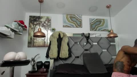 HOT MEN BLACK online show from 01.26.25