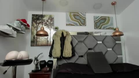 HOT MEN BLACK online show from 01.27.25