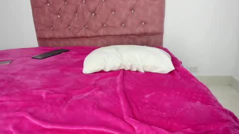 Snapshot of king_lovely_horny chatting on 02.13.25 KING online show from 02.13.25