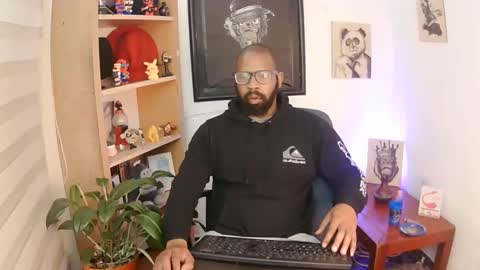 Snapshot of king_mallik chatting on 10.21.25 Malik online show from 10.21.25