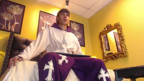 Snapshot of king_yer chatting on 12.05.25 Yer online show from 12.05.25