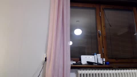 Snapshot of kingandprincess chatting on 01.22.25 sexysexyhotwetpinkredpussy online show from 01.22.25