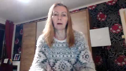 Snapshot of kingandprincess chatting on 10.27.25 sexysexyhotwetpinkredpussy online show from 10.27.25