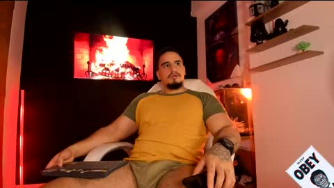 King Bear online show from 09.10.25