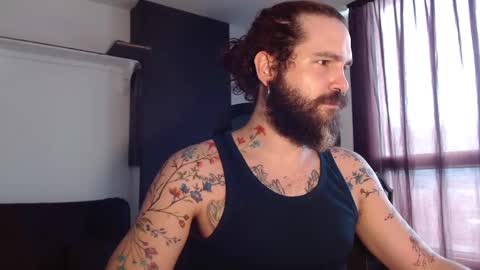 Snapshot of kingcat420 chatting on 11.12.25 Jake online show from 11.12.25