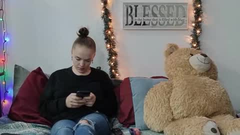 Scarred Thighs online show from 01.06.26