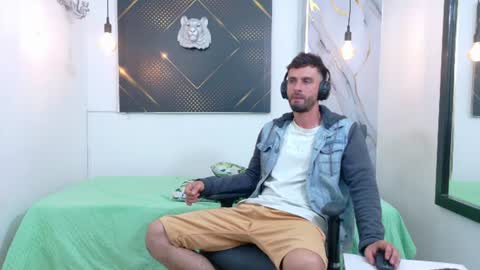 Snapshot of kingoftemptation chatting on 06.10.26 KING online show from 06.10.26