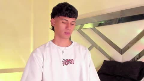  A L E X  online show from 02.20.25