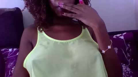 Snapshot of kingrena chatting on 11.20.25 Rena-sexy online show from 11.20.25