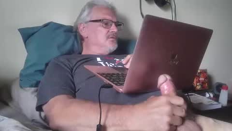 kingtongue10 online show from 04.24.26