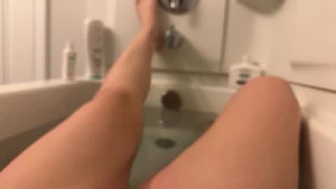 Snapshot of kinkbitch25 chatting on 02.14.26 Kinkbitch online show from 02.14.26