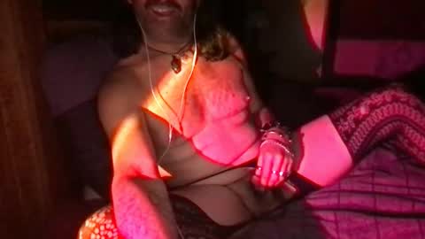 Snapshot of kinky122kev chatting on 09.13.25 Southlonguy online show from 09.13.25