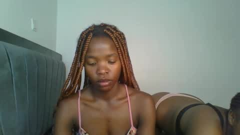 kinky_aria online show from 11.19.25