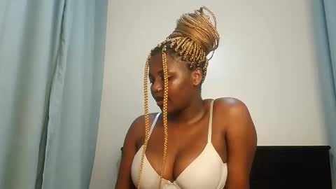 Lola online show from 10.18.25