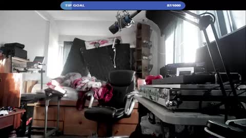 Snapshot of kinkybiguy14 chatting on 09.16.25 Kinky Cassie online show from 09.16.25